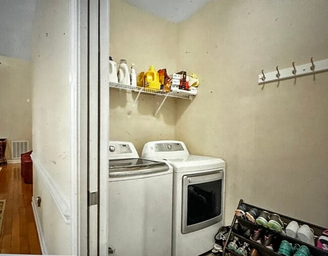 Building Photo - 4028 Lemuel Farm Rd