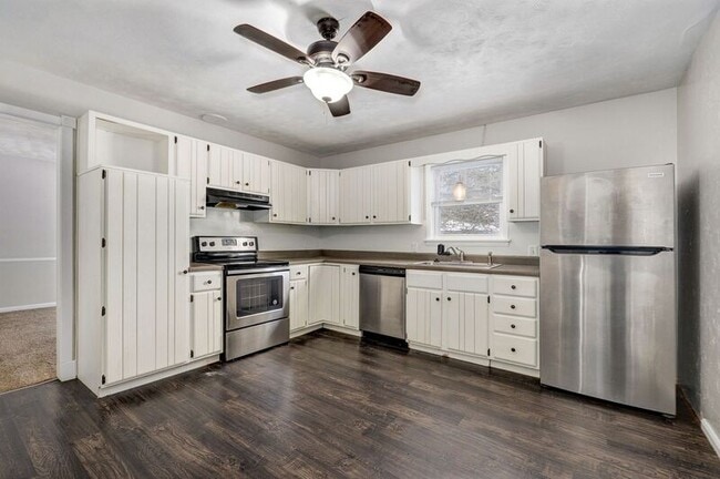 Building Photo - 3863 S Broadway Ave