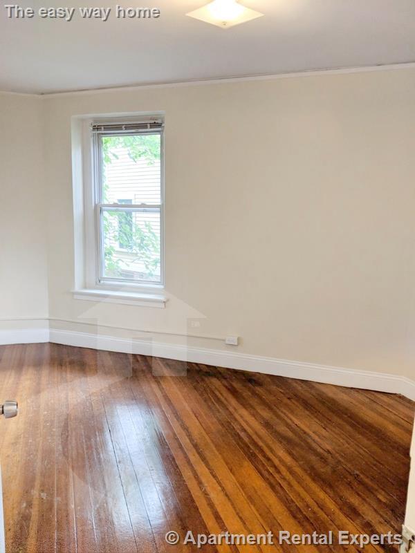 Building Photo - 7 Craigie Cir