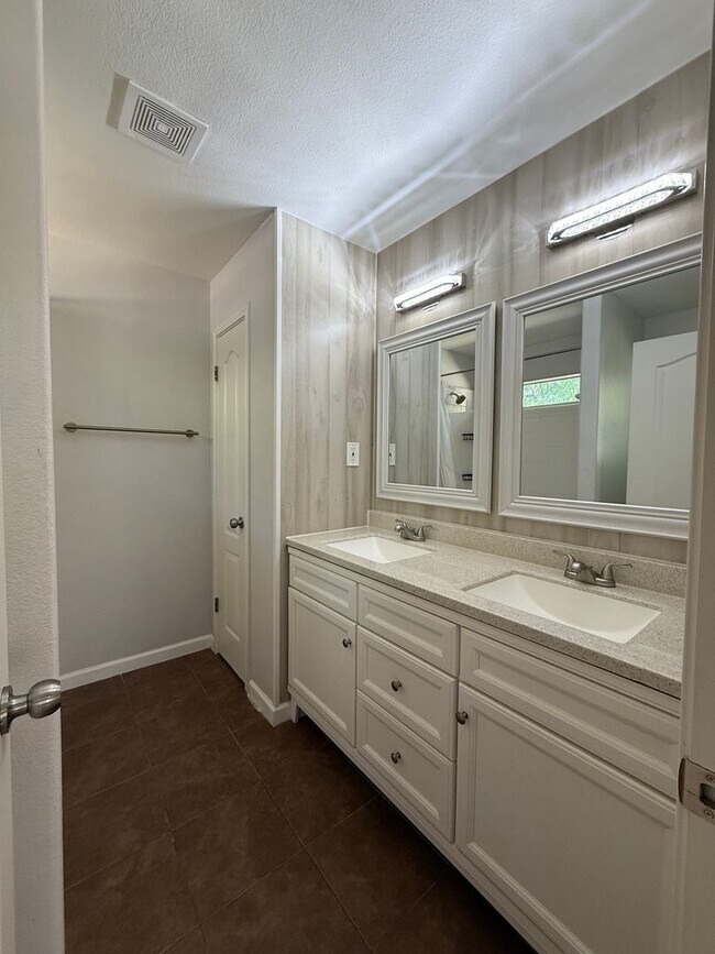 Building Photo - Beautiful home for Lease in Cedar Park, ba...
