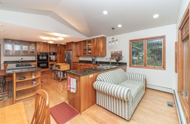 Building Photo - 34150 Hunters Row