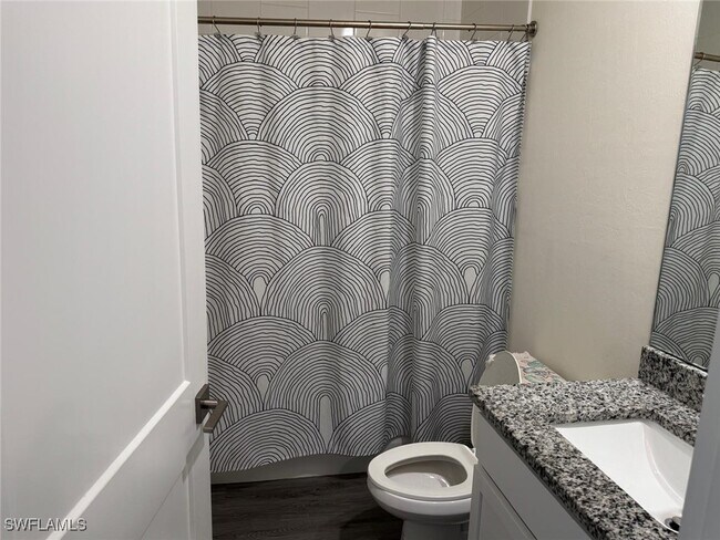 Building Photo - 2515 SW 2nd Terrace