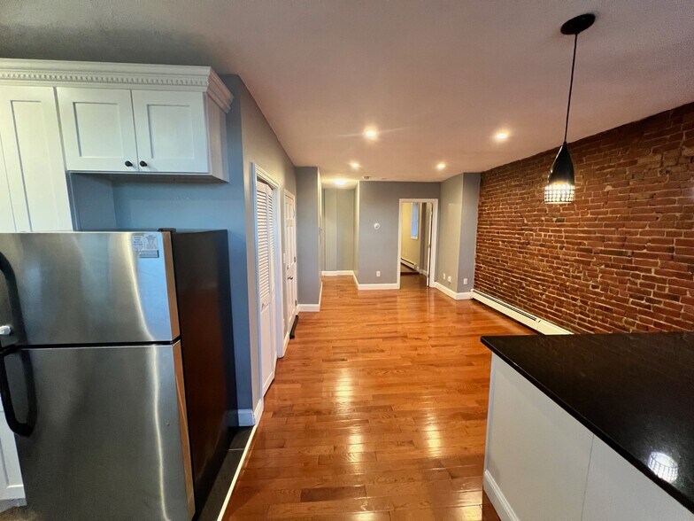 Building Photo - 343 Sumner St