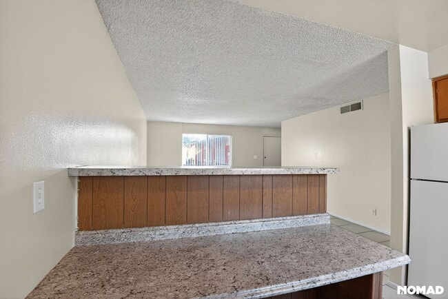 Building Photo - 6502 N 17th Ave