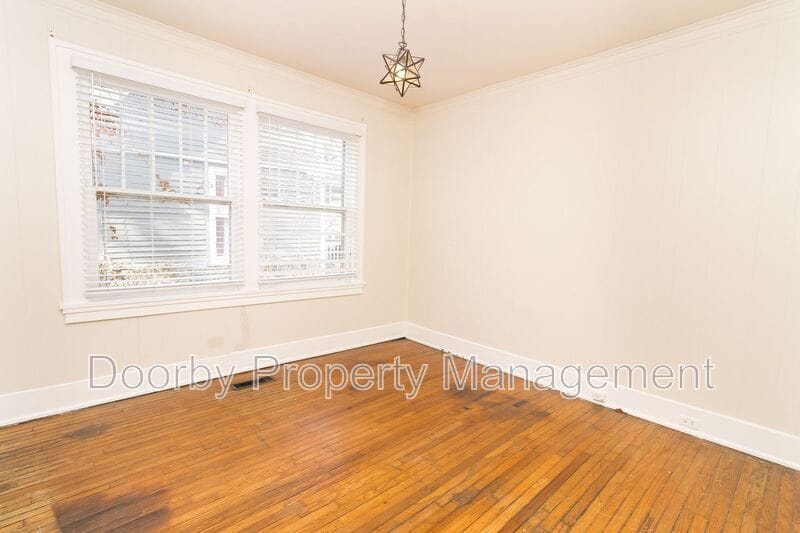 Building Photo - 2112 Duncan Ave