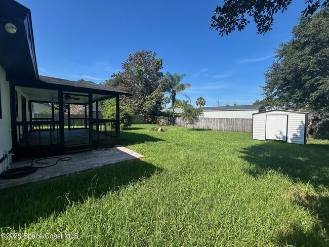 Building Photo - 5960 Eaglewalk Ave