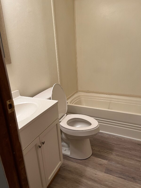 Building Photo - 104 Lynn Dr