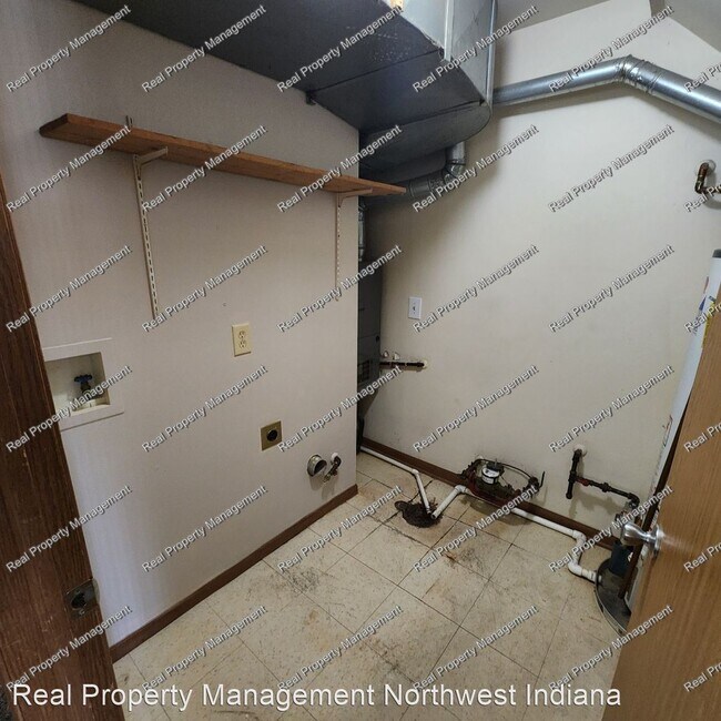 Building Photo - 3 br, 1.5 bath House - 5181 Plaza Avenue