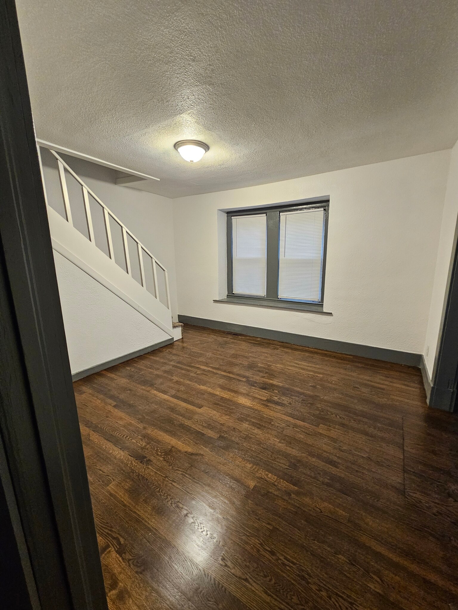 Building Photo - 1131 S Pope Ave