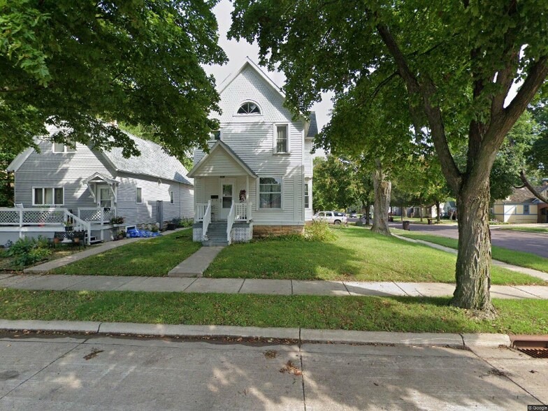 Primary Photo - 231 S Prairie Ave