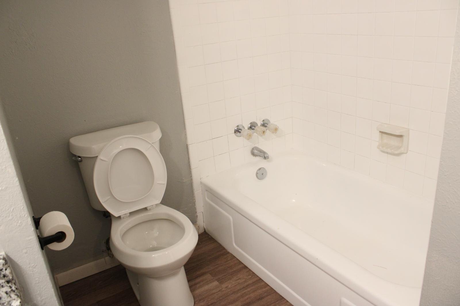 Building Photo - 2912-2914-2914 Bernice Dr