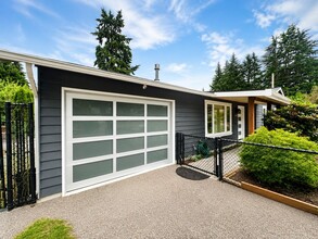 Building Photo - 3Bd/1.5Ba Kirkland Home