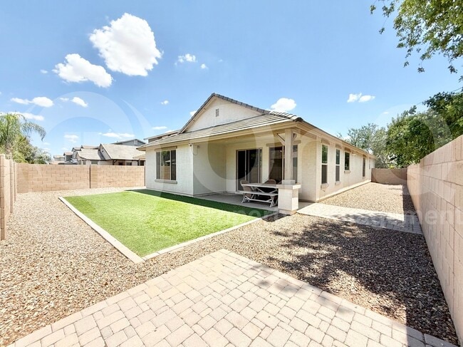 Building Photo - 4336 E Mesquite St
