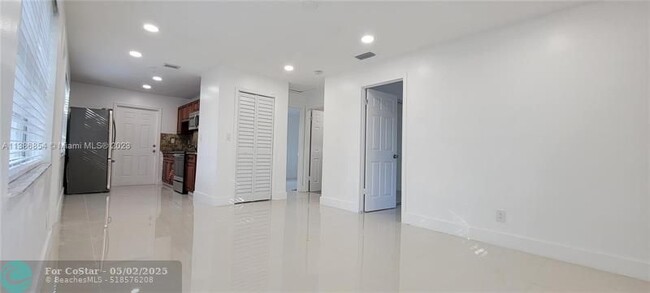 Building Photo - 831 NW 14th Way