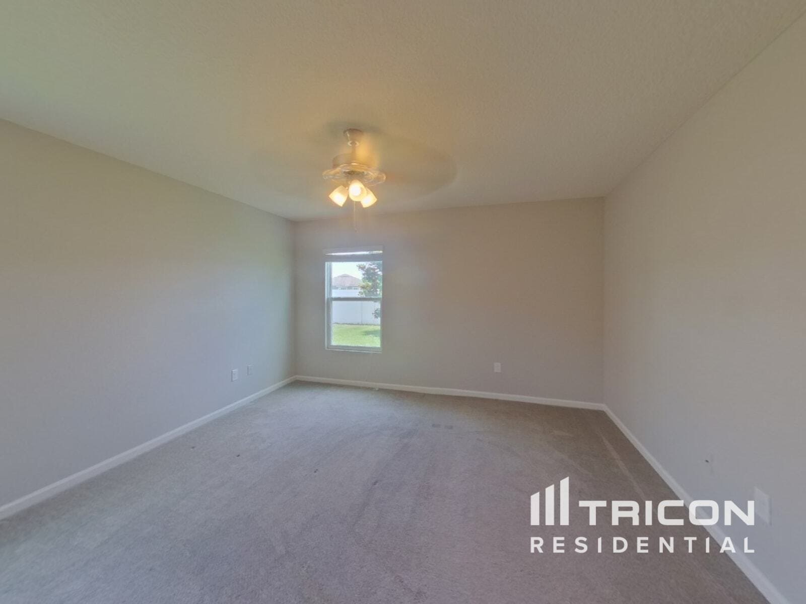 Building Photo - 2072 Pebble Point Dr