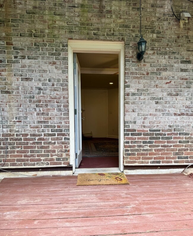Building Photo - 7035 Willowick Dr