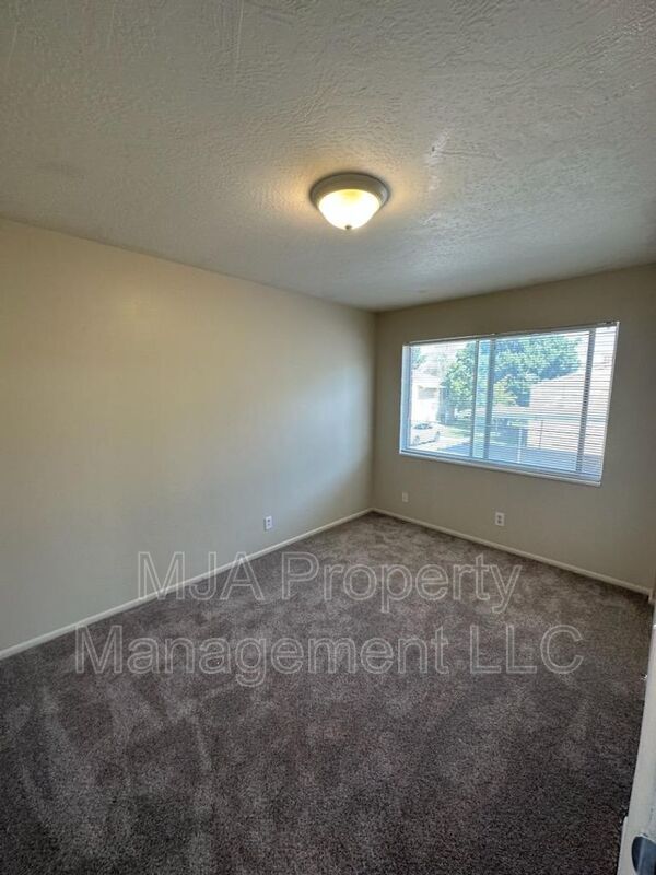 Building Photo - 4642 S Arlington Park Dr
