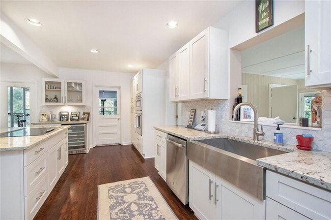 Building Photo - 3873 Land O Lakes Dr NE