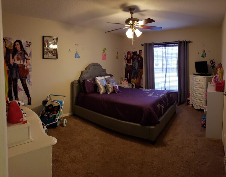 Building Photo - 76550 Longleaf Loop