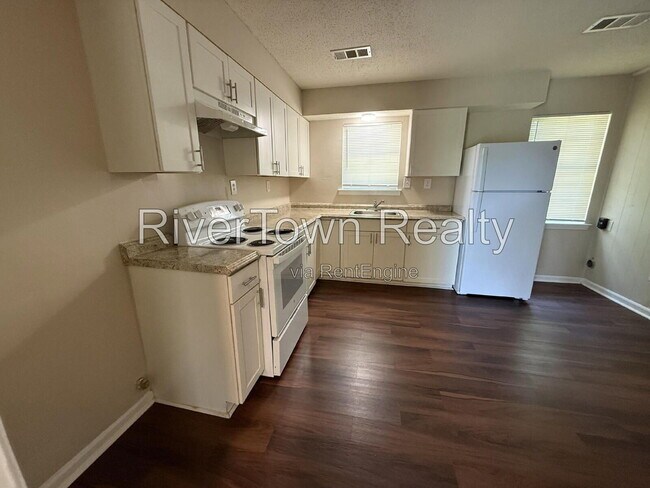 Building Photo - 3236 Sweet Springs Dr