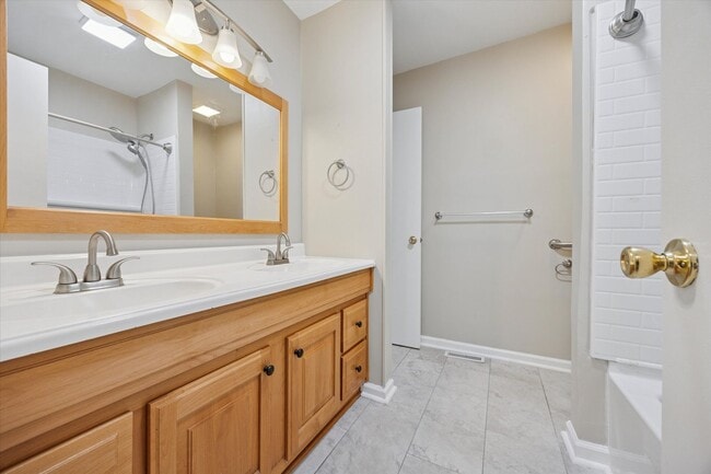 Building Photo - Available Immediately – 4 Bedroom End-Unit...