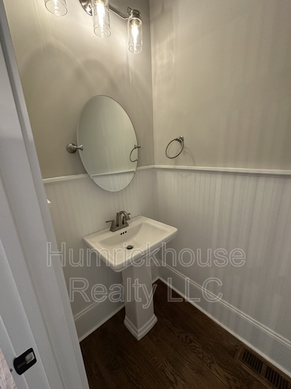 Building Photo - 1808 Berryhill Rd