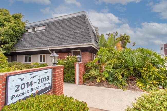 Building Photo - 2018 Pacific Beach Dr