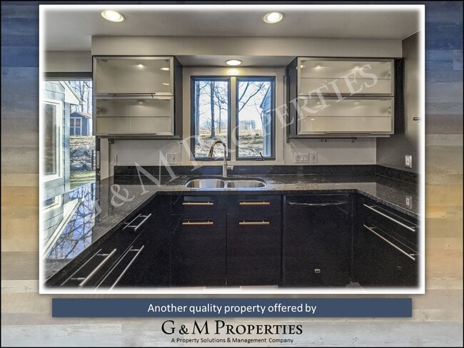 Building Photo - Rarely Available 4-Bedroom House - in Pittsford!