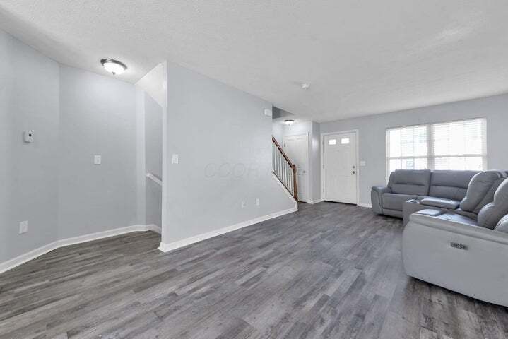 Building Photo - 8326 Bruntsfield Rd