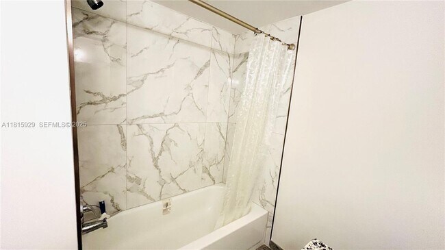 Building Photo - 250 NE 20th St