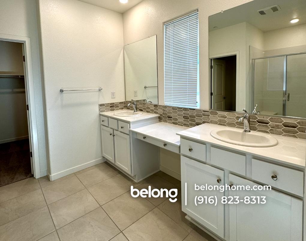 Building Photo - 1648 Chanticleer Ln