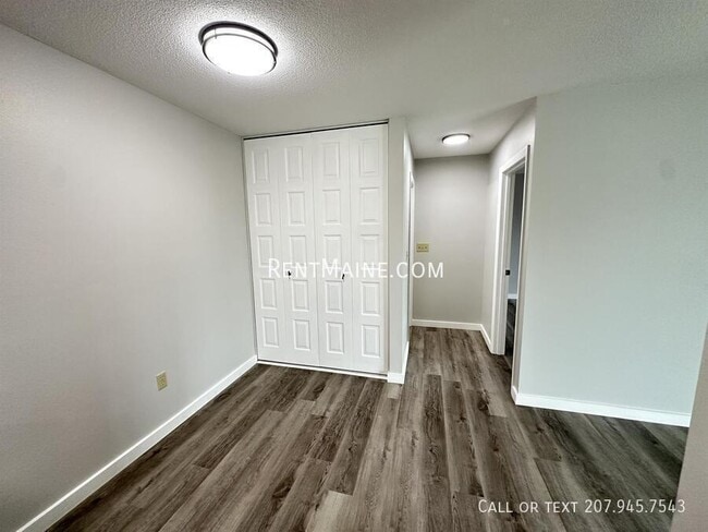 Building Photo - 43 Longrale Park