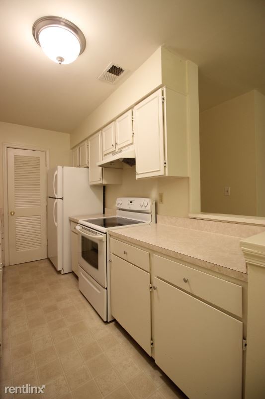 Building Photo - 5907 Noblestown Rd