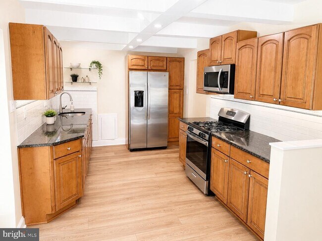 Building Photo - 425 Woodhill Rd