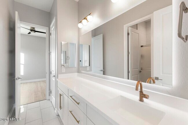 Building Photo - 11086 W Hadley St