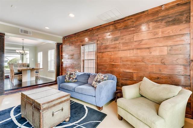 Building Photo - 5202 Pershing St