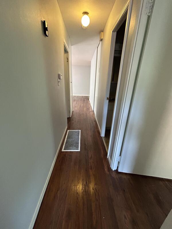 Building Photo - 8704 E 92nd St