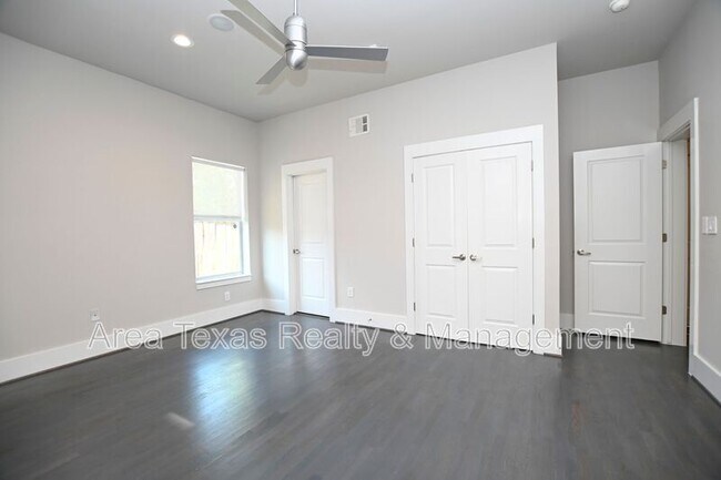 Building Photo - 2220 Portsmouth St