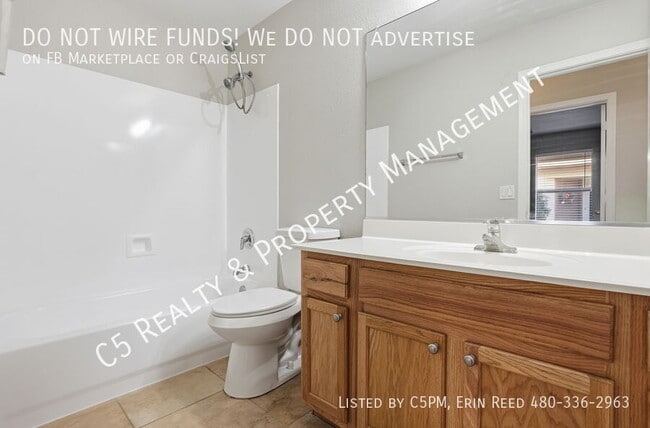 Building Photo - 12541 W Woodland Ave