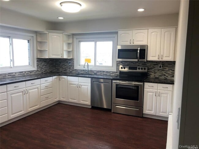 Building Photo - 77 Nassau Ln