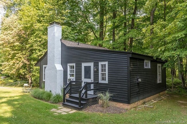 Building Photo - 5 Stone House Rd