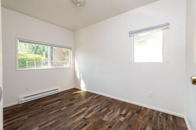 Building Photo - 10261 Occidental Ave S