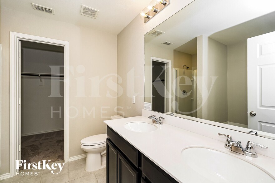 Building Photo - 6233 Misty Breeze Dr