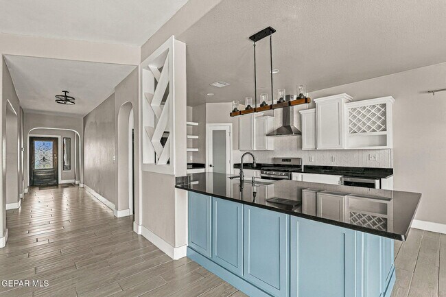 Building Photo - 14420 Navajo Point Dr