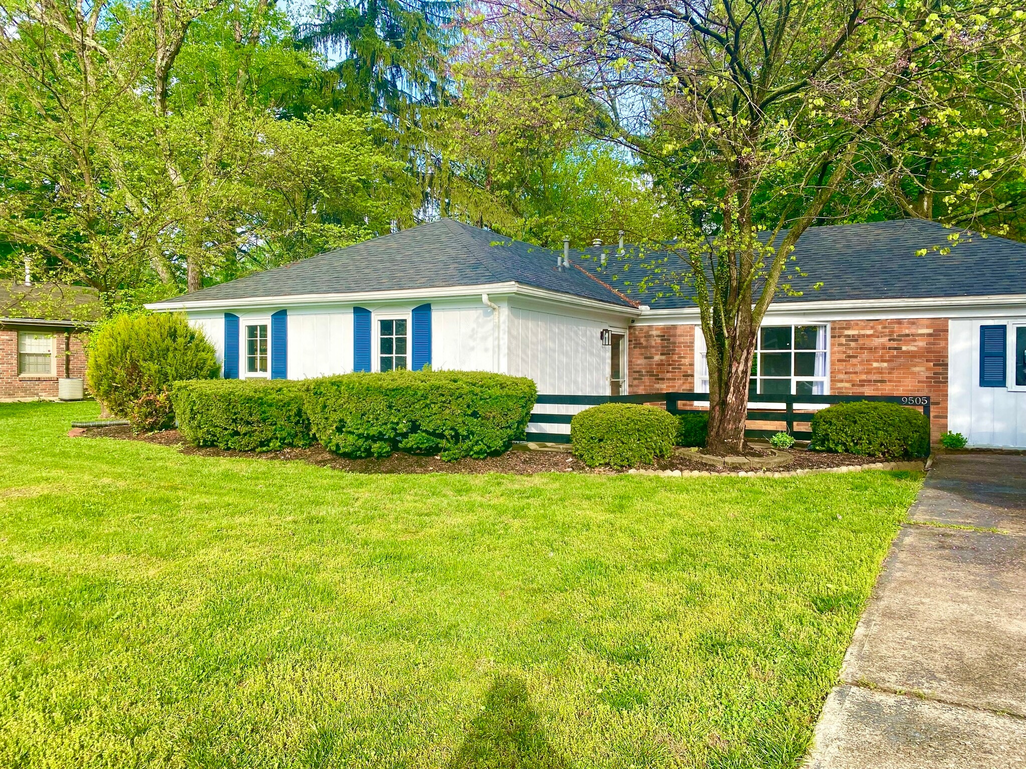 Building Photo - 9505 Tiverton Way