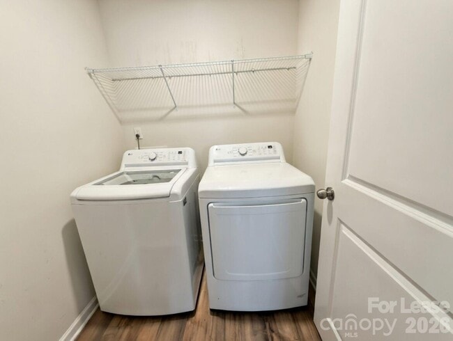 Building Photo - 193 Brentwood Dr