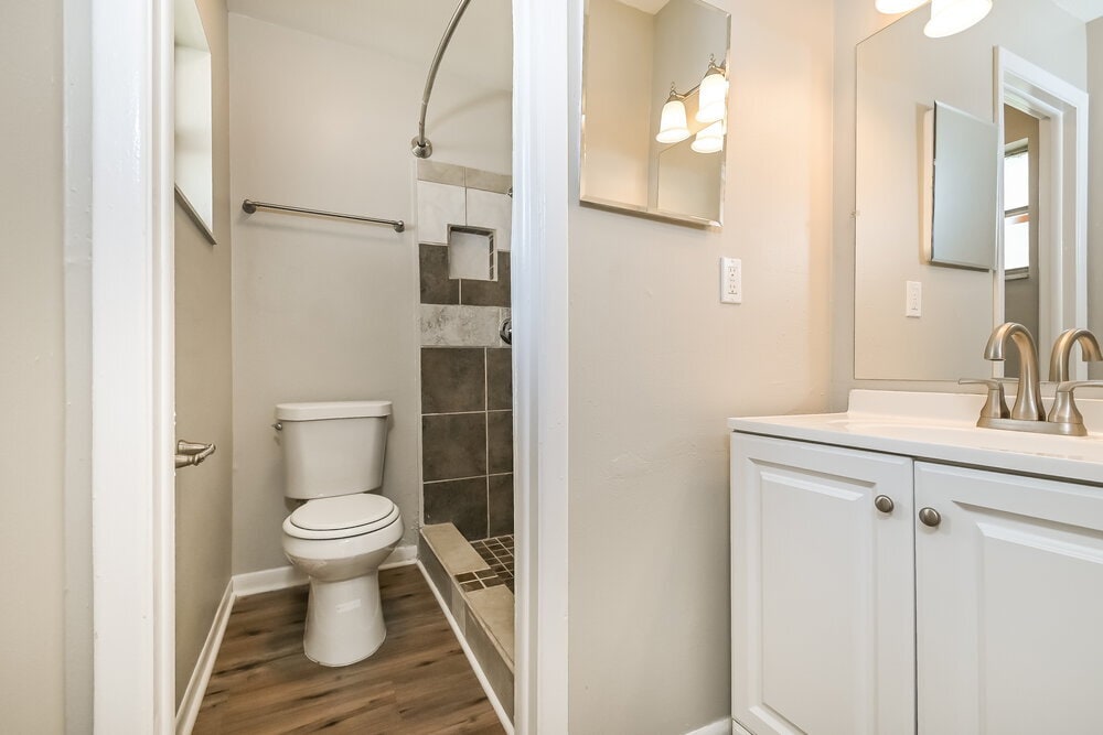 Building Photo - 420 Silver Hill Dr