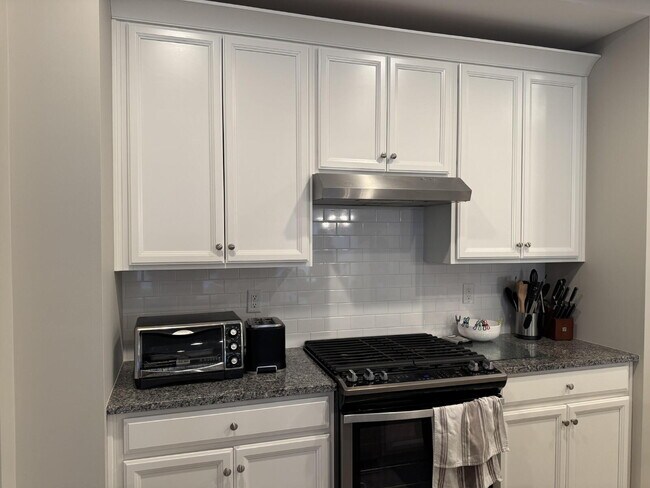 Building Photo - 661 Buck Drive