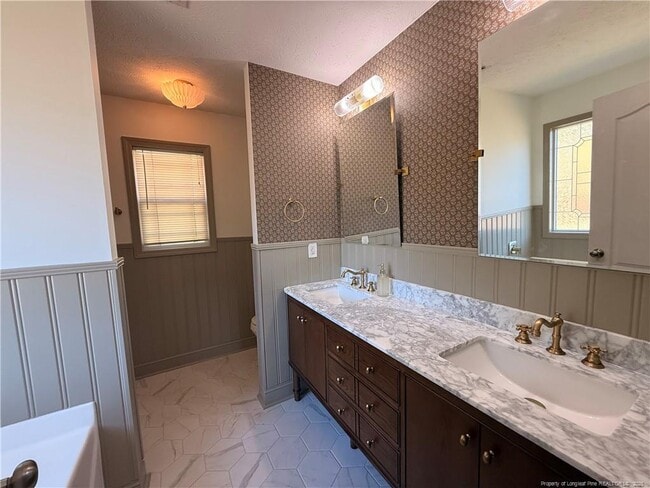Building Photo - 254 Eclipse Dr
