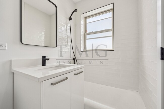 Building Photo - Modern & Brand New 1-Bedroom in Andersonvi...